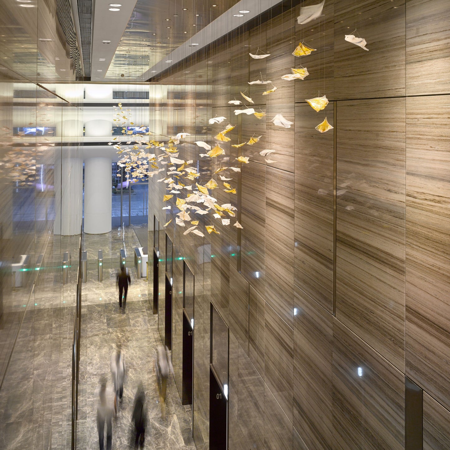 The hotel lobby is not a lobby crystal chandelier