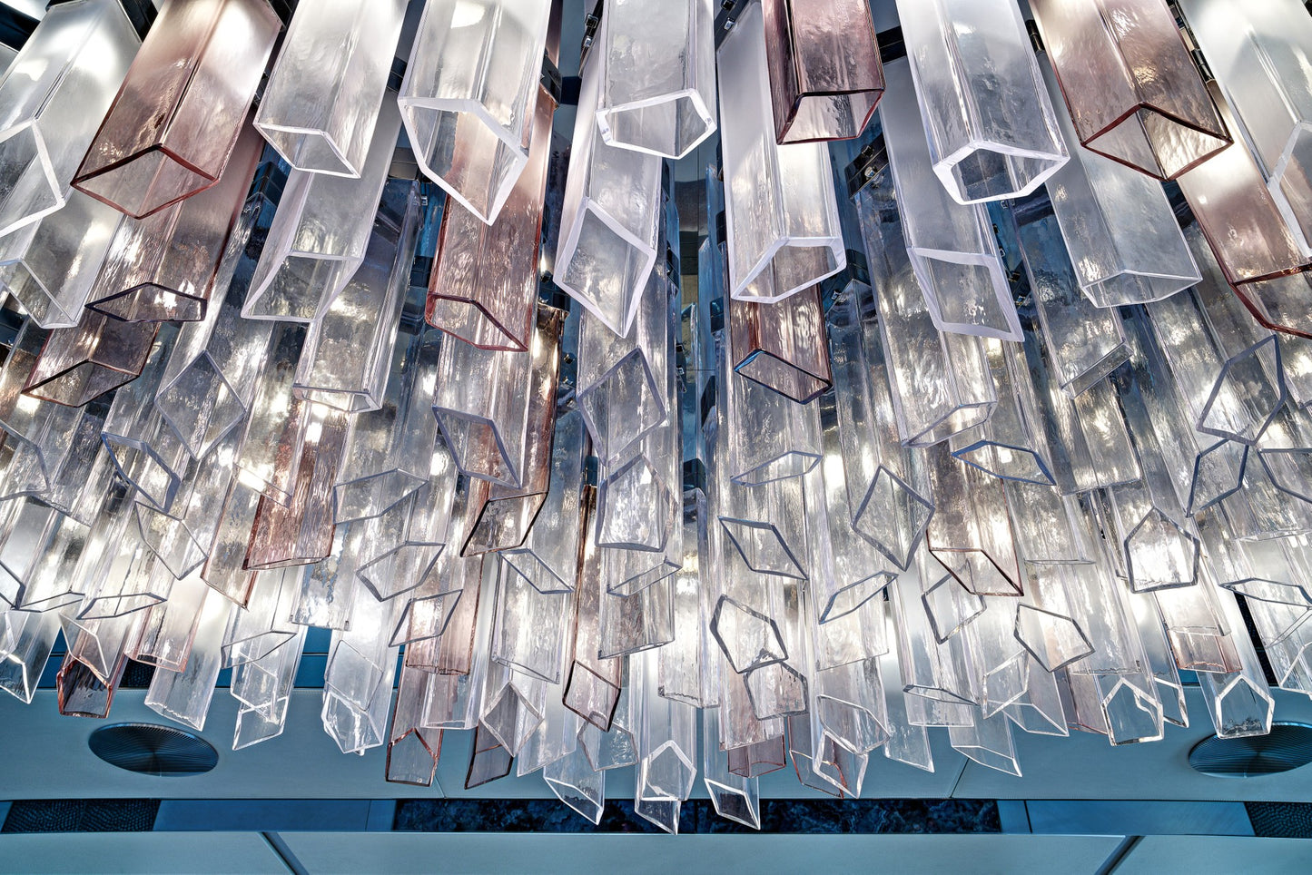 The hotel lobby is not a lobby crystal chandelier