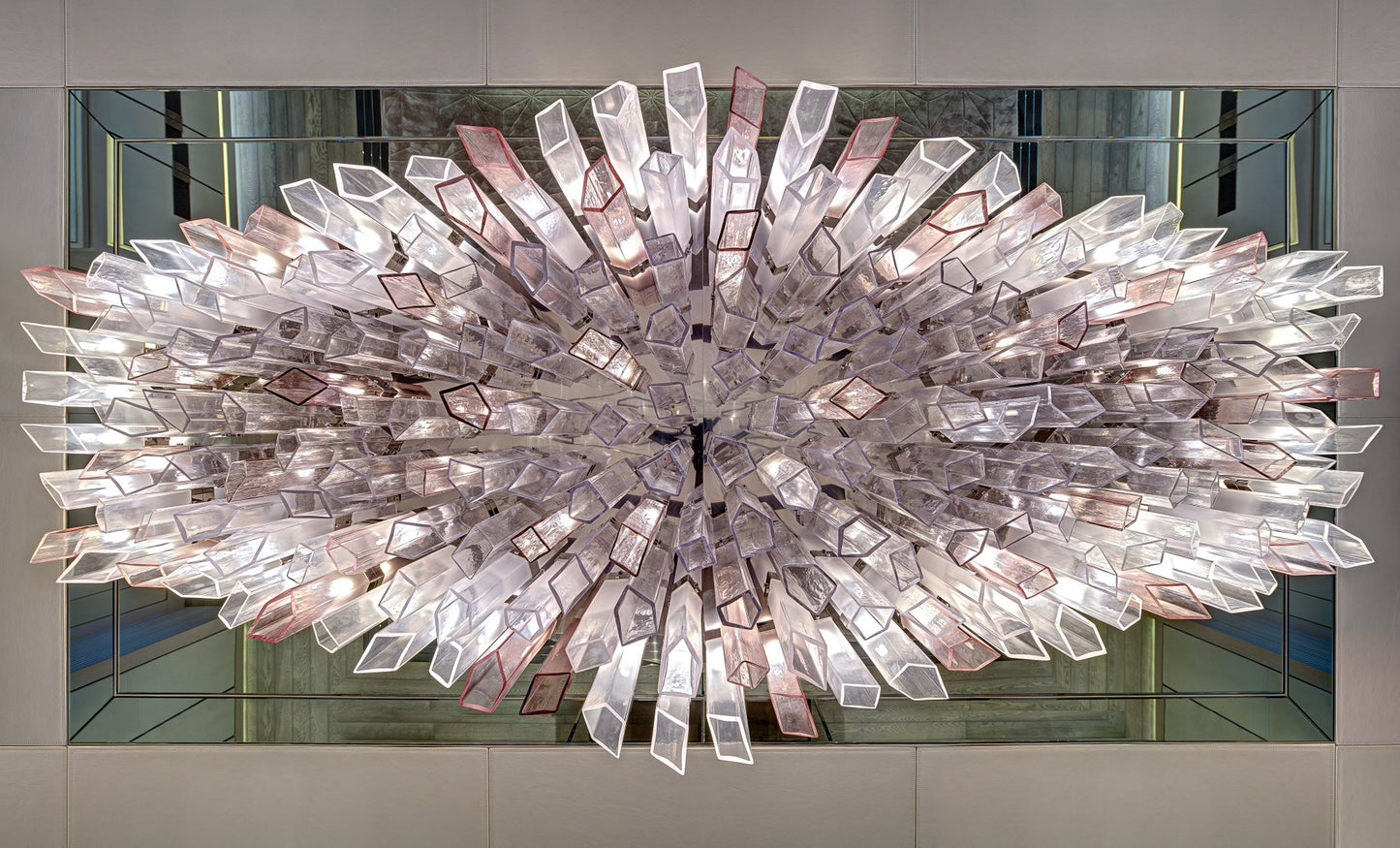 The hotel lobby is not a lobby crystal chandelier